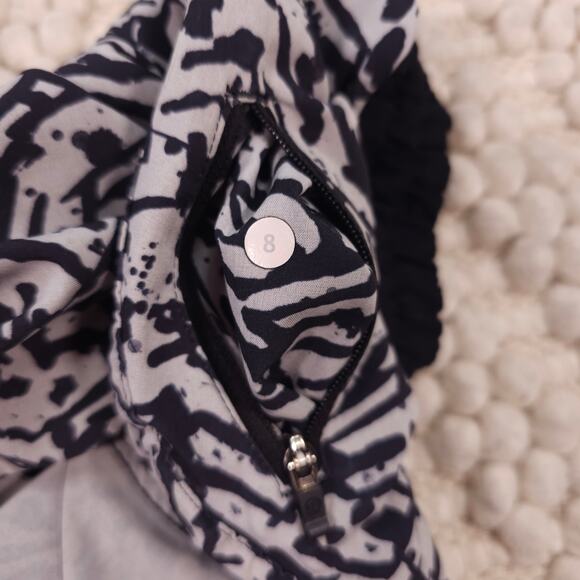 Lululemon Tracker Short III *4-way Stretch Brushed Animal White Black Sz 8 - Picture 5 of 5
